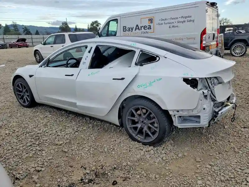 5YJ3E1EA3PF452929 2023 TESLA MODEL 3-1