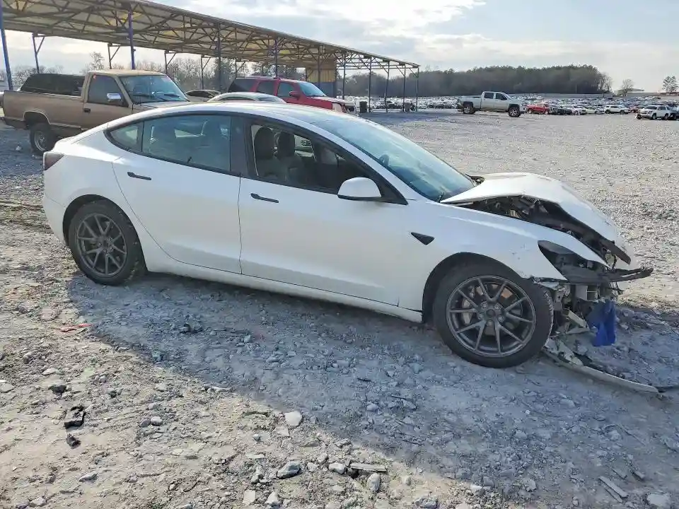 5YJ3E1EB0PF388096 2023 TESLA MODEL 3-3