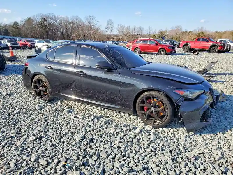 ZARFAMBN6K7622755 2019 ALFA ROMEO GIULIA-2