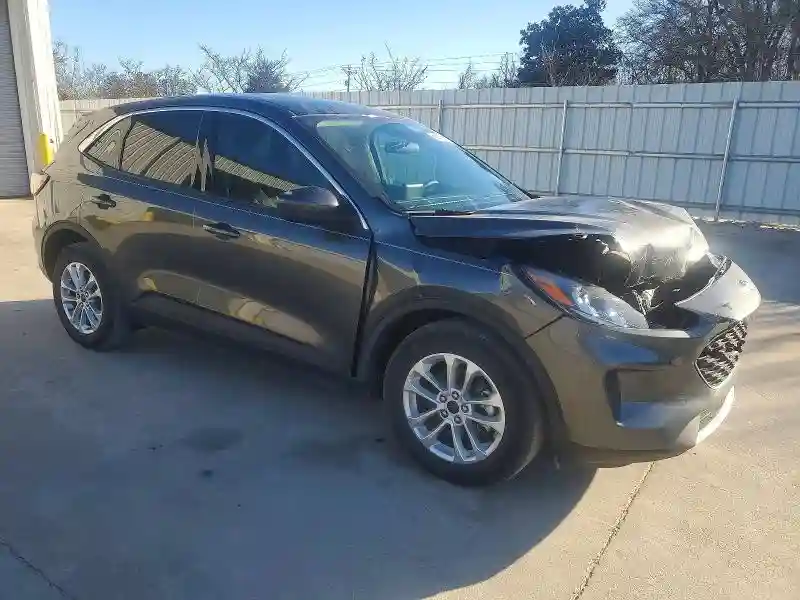 1FMCU0G64LUA67110 2020 FORD ESCAPE-3
