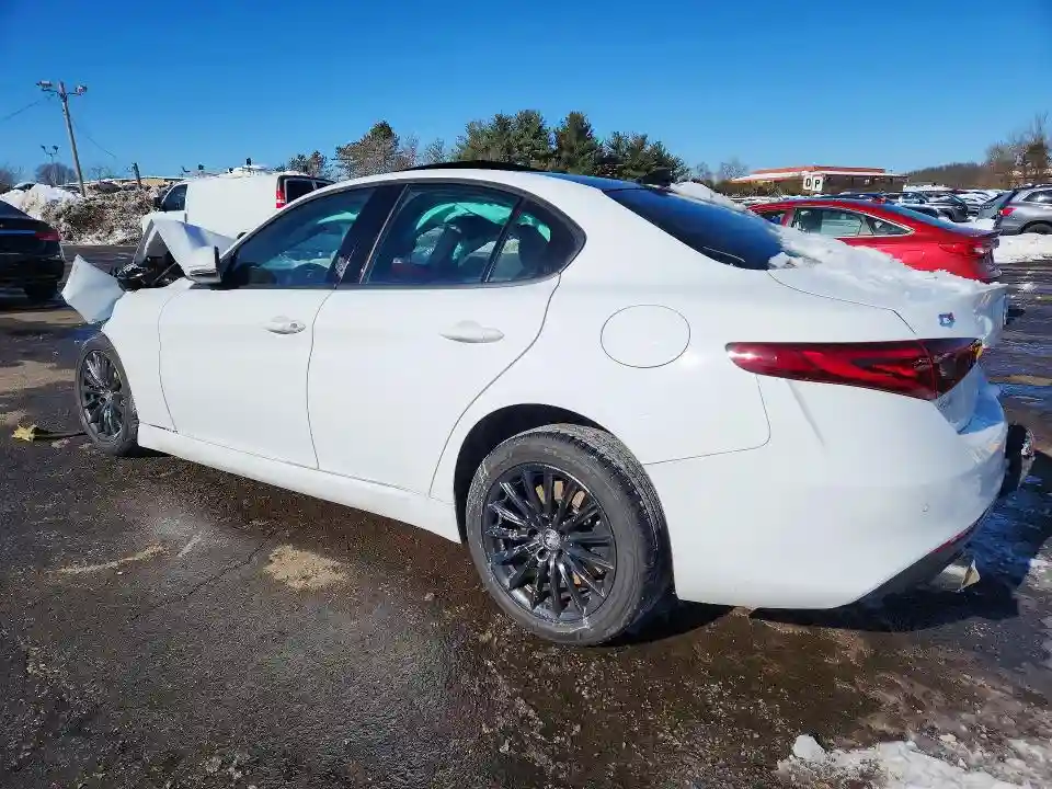 ZARFANAN1N7656727 2022 ALFA ROMEO GIULIA-1