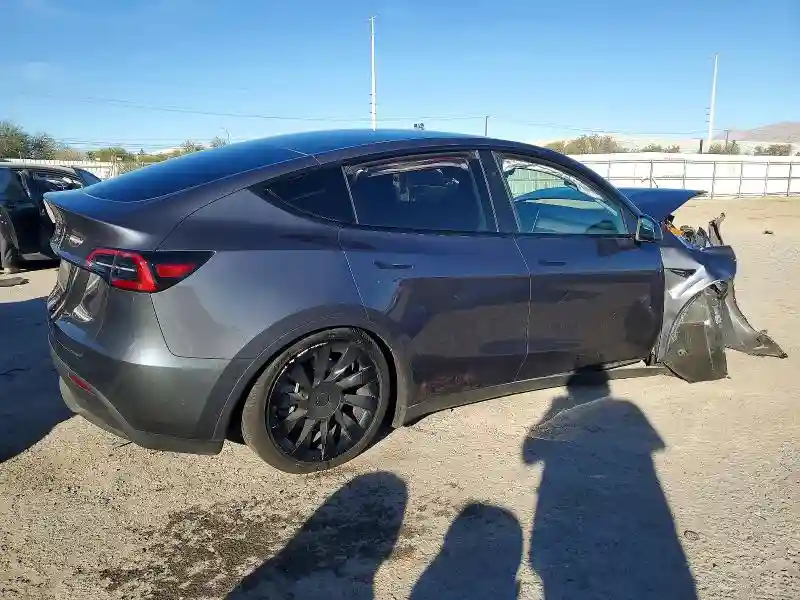 7SAYGDEE1PF905498 2023 TESLA MODEL Y-1