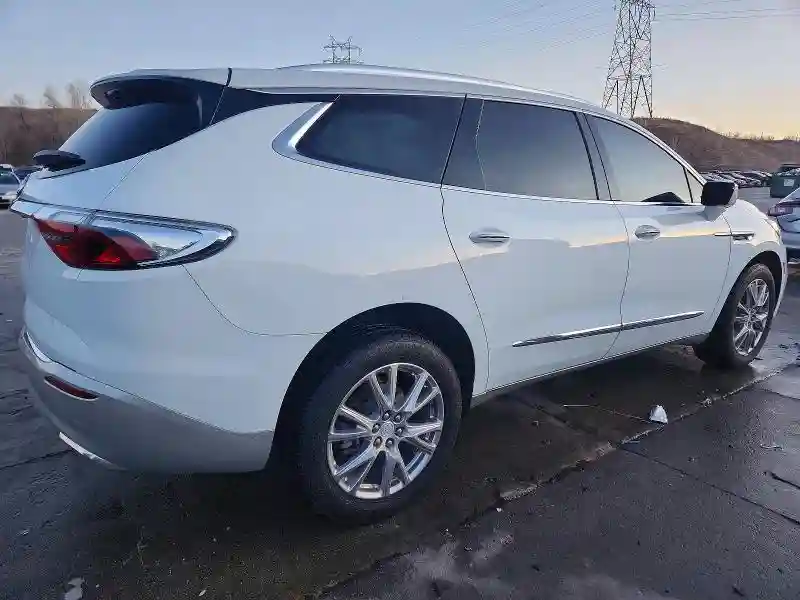 5GAEVBKW8NJ115923 2022 BUICK ENCLAVE-2