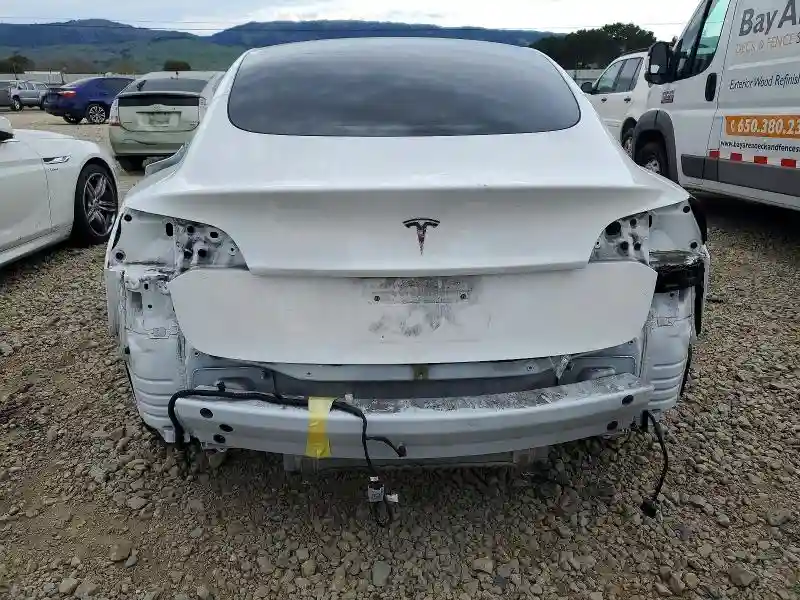 5YJ3E1EA3PF452929 2023 TESLA MODEL 3-5