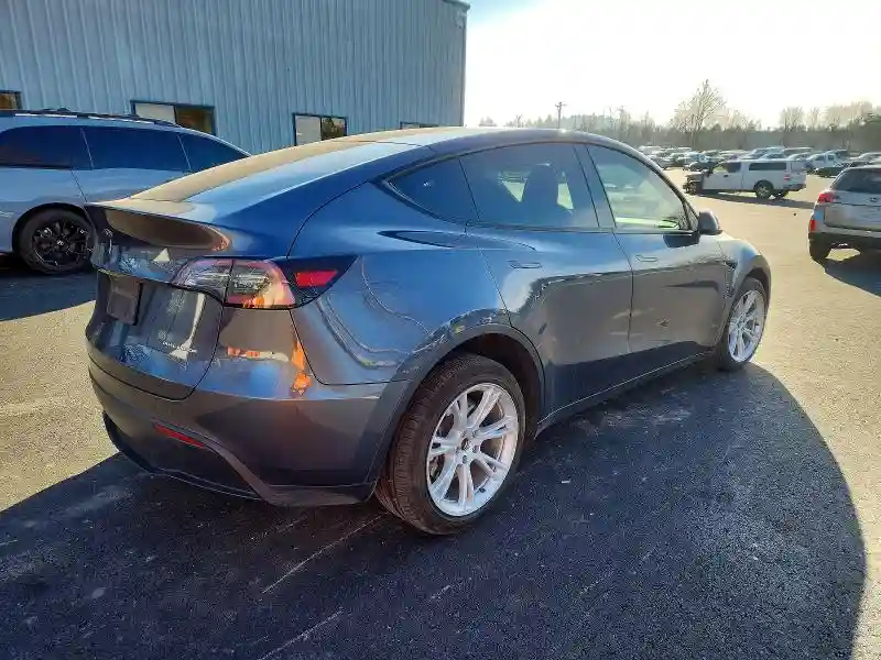 7SAYGAEE7PF771059 2023 TESLA MODEL Y-2