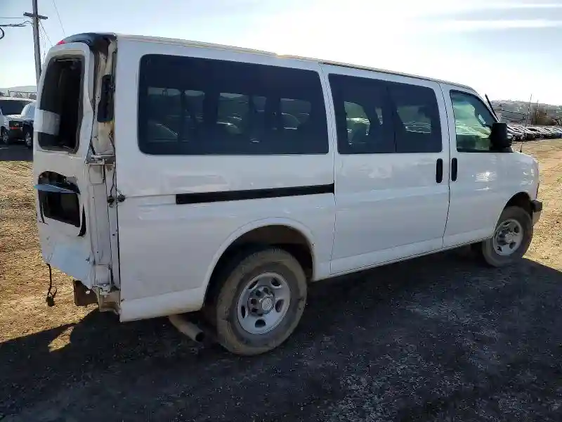1GAWGFFF9H1346504 2017 CHEVROLET EXPRESS-2