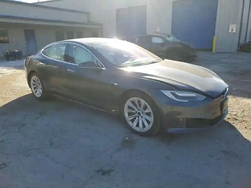 5YJSA1E20HF207460 2017 TESLA MODEL S-3