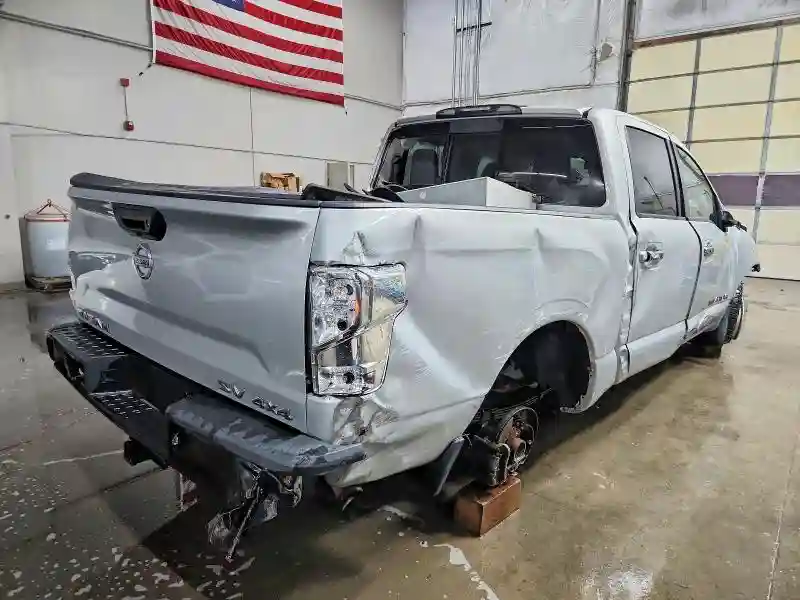 1N6AA1E57JN539809 2018 NISSAN TITAN-2