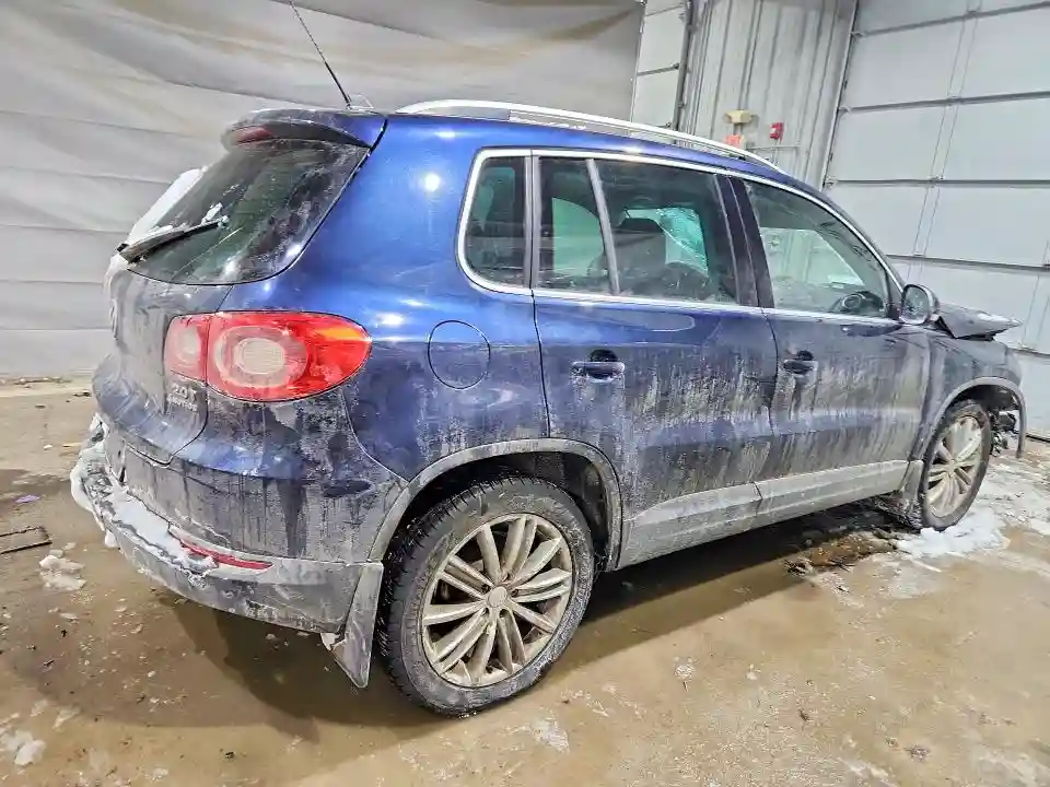 WVGBV7AX2BW530447 2011 VOLKSWAGEN TIGUAN-2