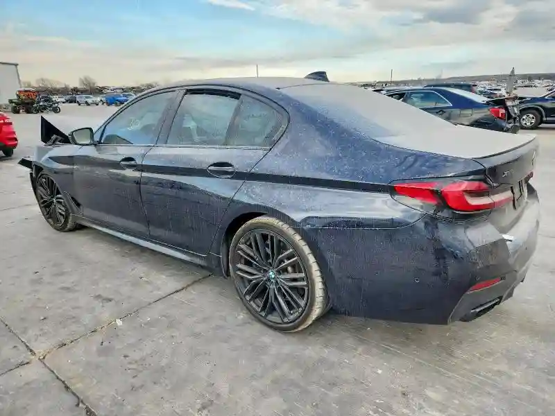 WBA13BK05NCJ42318 2022 BMW M5-1