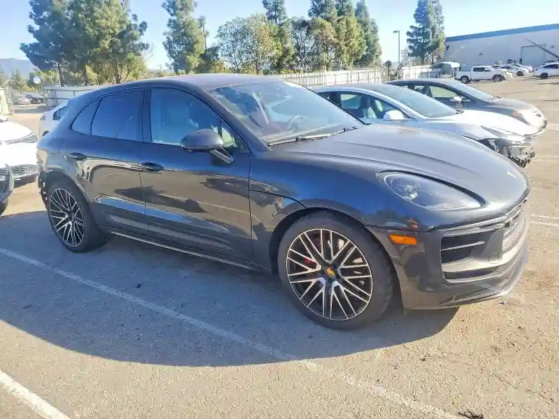 WP1AF2A52RLB56348 2024 PORSCHE MACAN-3