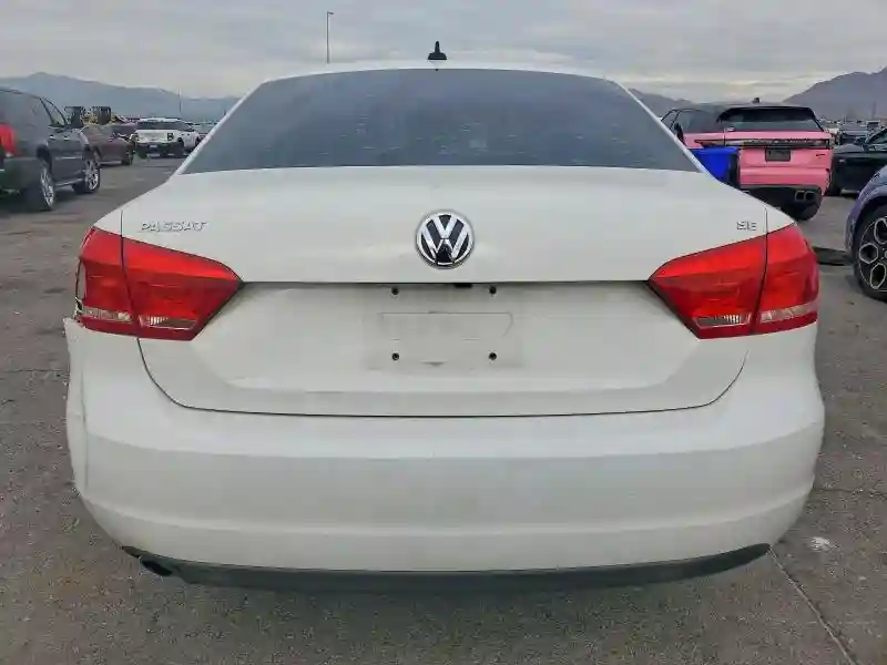 1VWBP7A38EC015337 2014 VOLKSWAGEN PASSAT-5