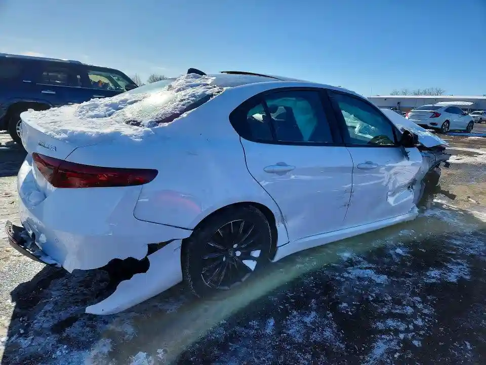 ZARFANAN1N7656727 2022 ALFA ROMEO GIULIA-2