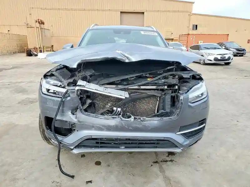 YV4A22PL4H1112054 2017 VOLVO XC90-4