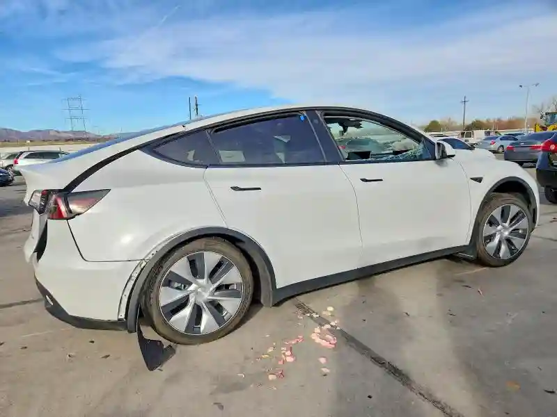 7SAYGDEE3NF466611 2022 TESLA MODEL Y-2