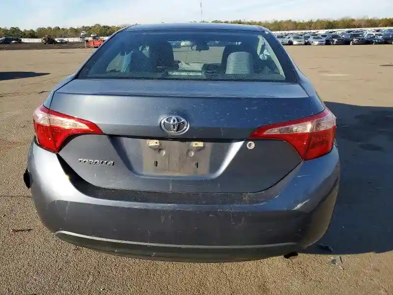 5YFBURHE8JP855666 2018 TOYOTA COROLLA-5