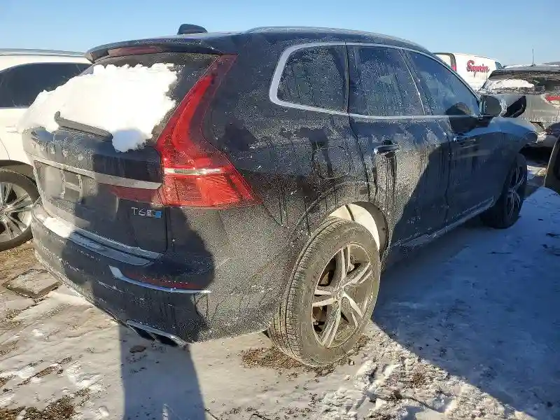 YV4A22RM7J1025826 2018 VOLVO XC60-2