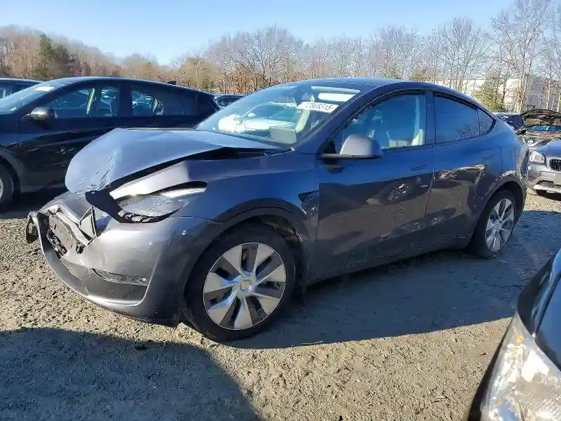 7SAYGDEE8PF860303 2023 TESLA MODEL Y-0