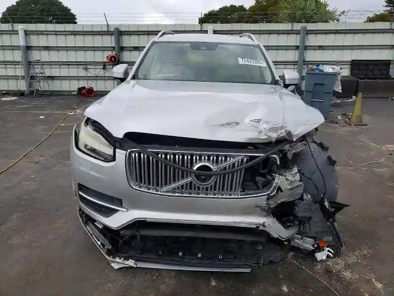 YV4A22PK8H1177075 2017 VOLVO XC90-4