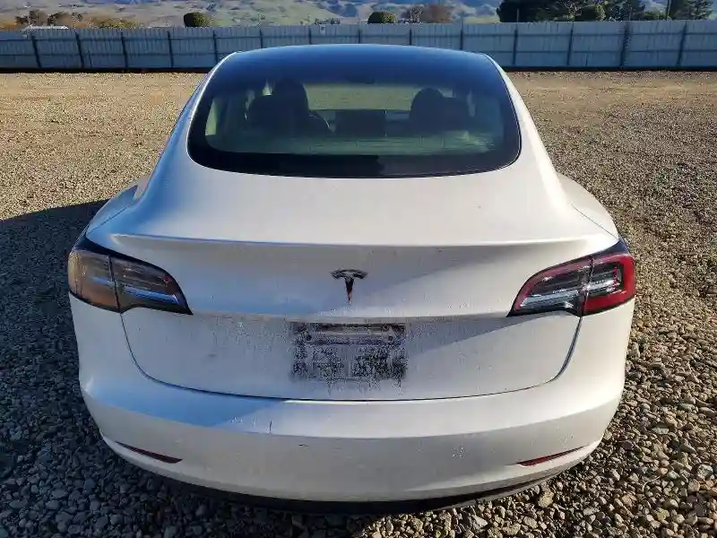 5YJ3E1EA6PF497475 2023 TESLA MODEL 3-5