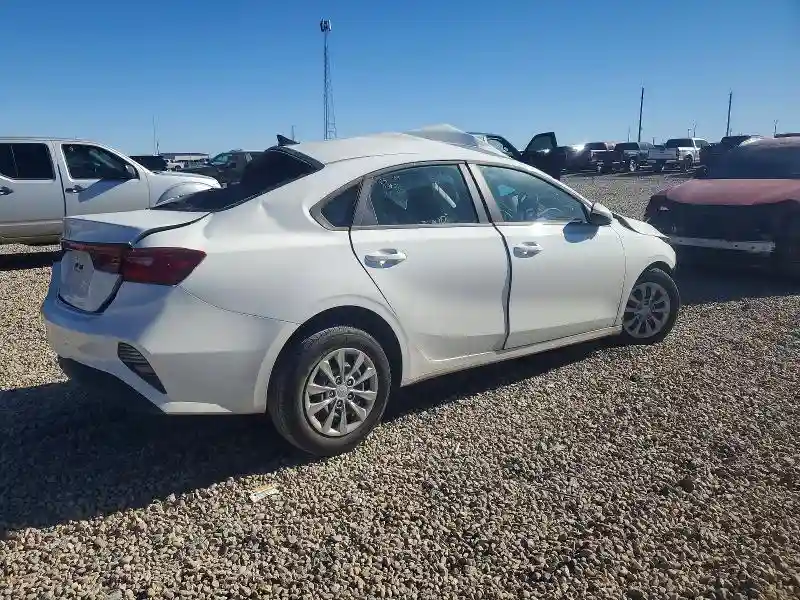 3KPF24ADXRE811581 2024 KIA FORTE-4