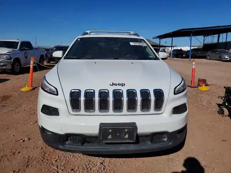 1C4PJMCS9HW500439 2017 JEEP GRAND CHEROKEE-4