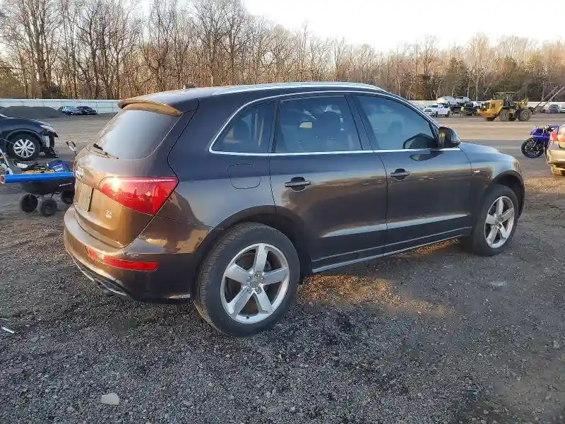WA1DKAFP1BA076856 2011 AUDI Q5-2