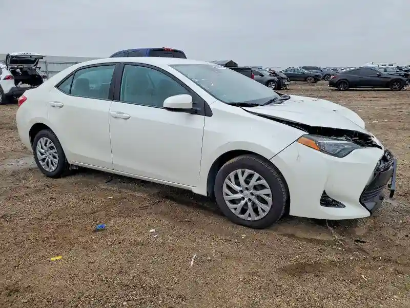 5YFBURHE6JP775265 2018 TOYOTA COROLLA-3
