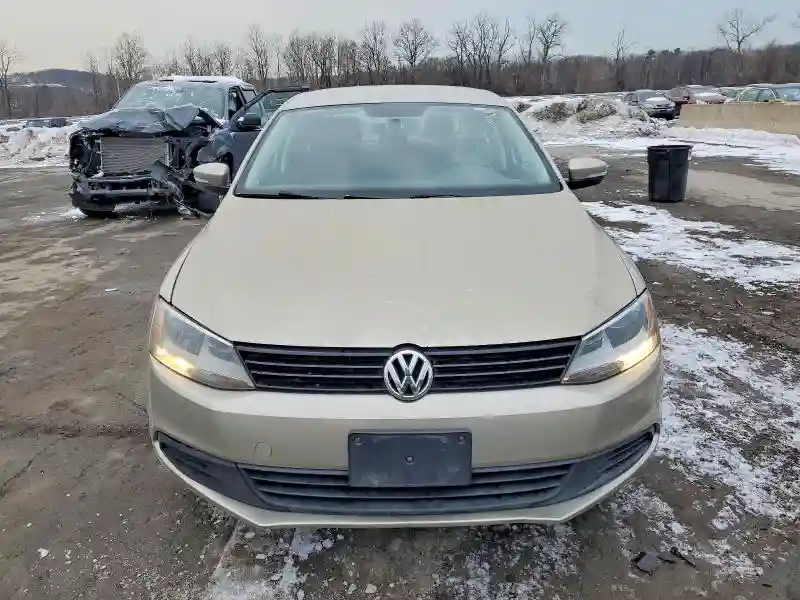 3VWDP7AJ8CM114842 2012 VOLKSWAGEN JETTA-4