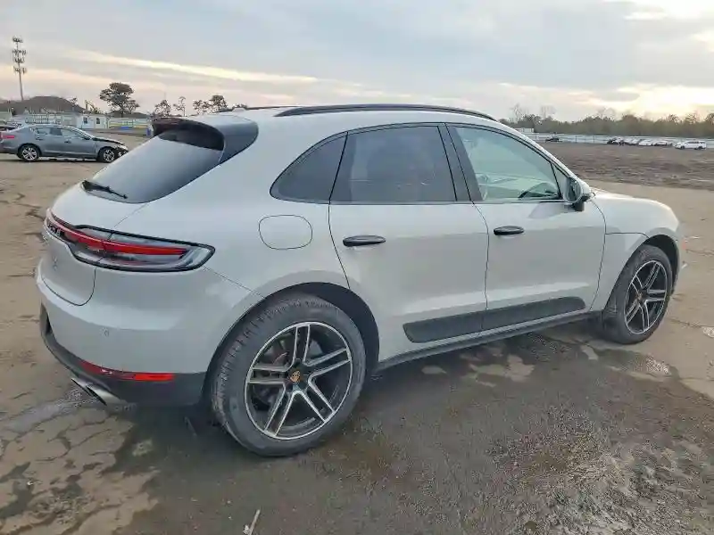 WP1AB2A50MLB35258 2021 PORSCHE MACAN-2