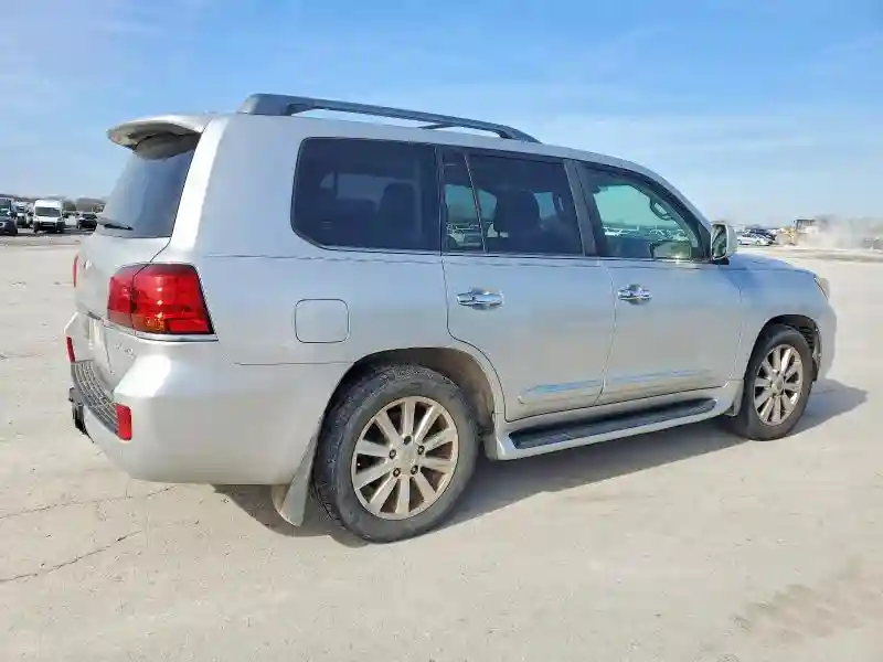 JTJHY7AX1B4061219 2011 LEXUS LX570-2