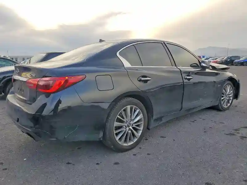 JN1EV7AR7JM440761 2018 INFINITI Q50-3