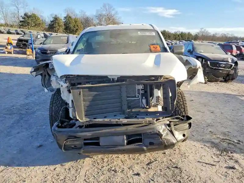 1N6AA1CE1NN106589 2022 NISSAN TITAN-4