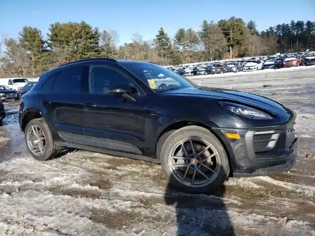 WP1AA2A53RLB09375 2024 PORSCHE MACAN BASE-3