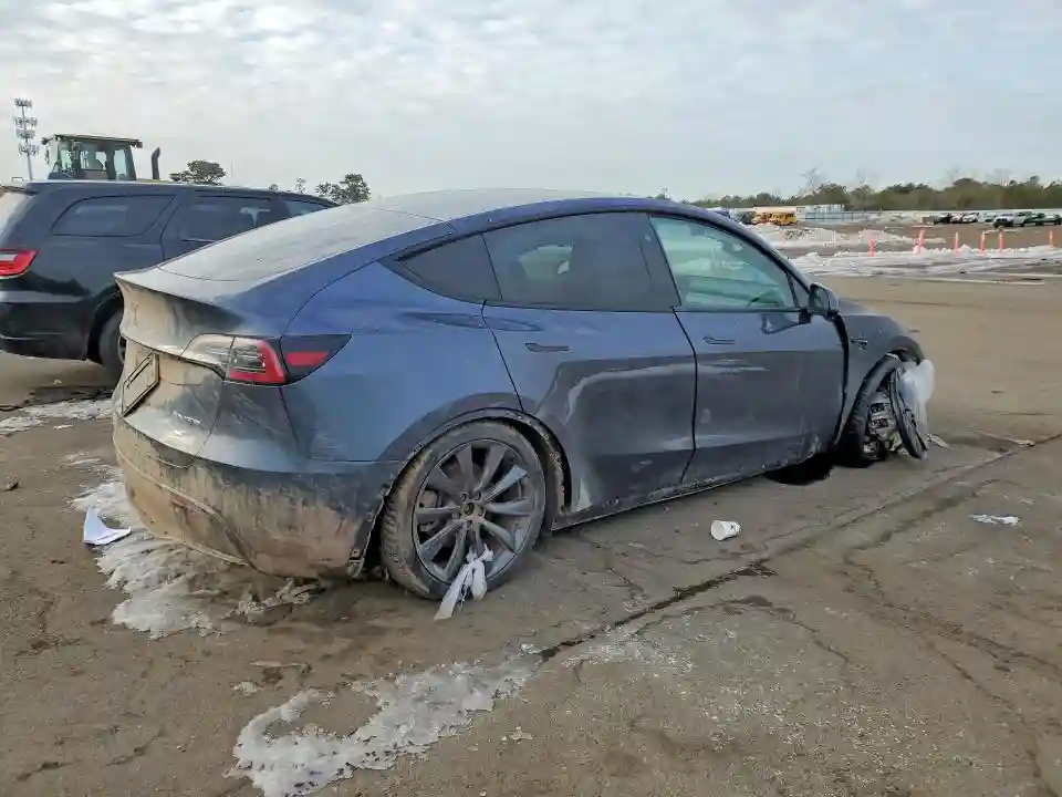7SAYGDEE3PF850620 2023 TESLA MODEL Y-2
