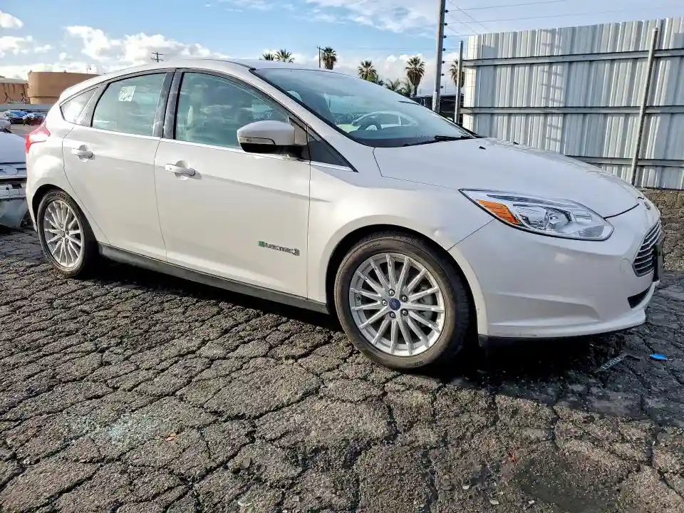 1FADP3R49HL314735 2017 FORD FOCUS-3
