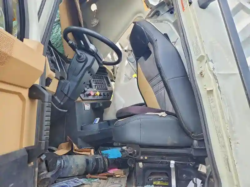 1M1PN4GY2SM015212 2025 MACK ALL MODELS-4