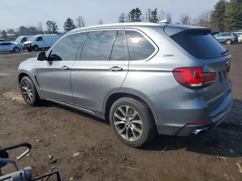 5UXKT0C52J0V99846 2018 BMW X5-1