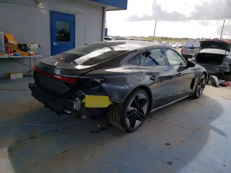 WAUBHBFWXP7901139 2023 AUDI RS E-TRON-2