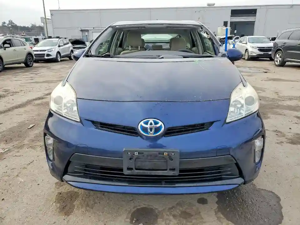 JTDKN3DUXF0480842 2015 TOYOTA PRIUS-4