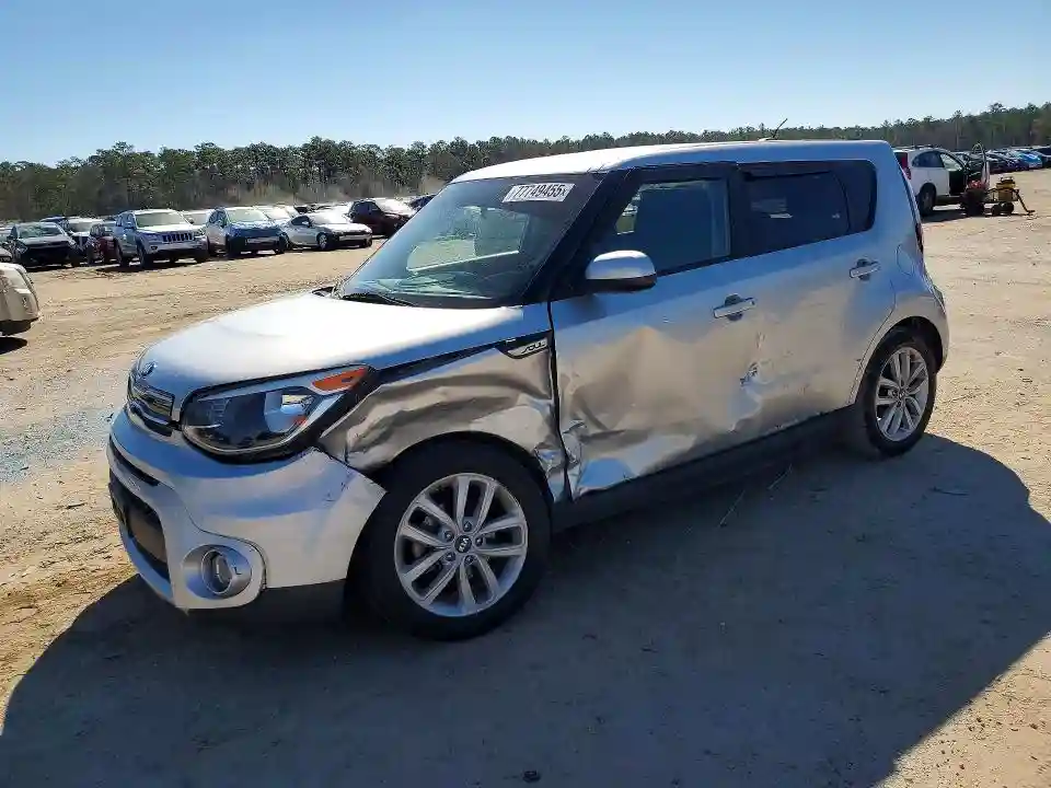 KNDJP3A58J7606912 2018 KIA SOUL-0