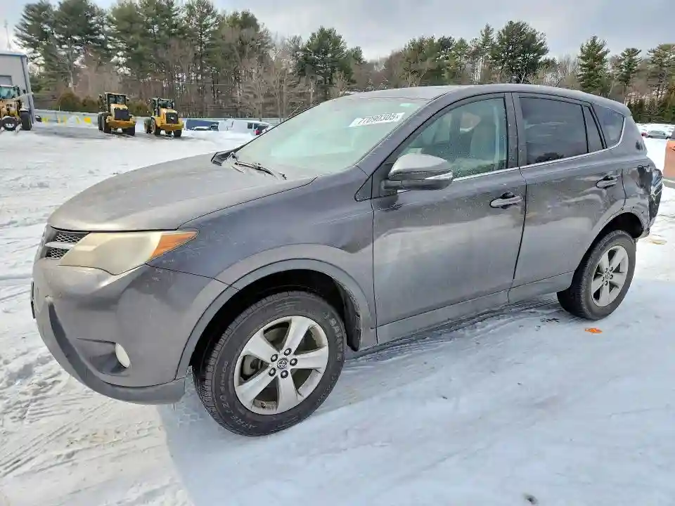 2T3RFREV6FW270059 2015 TOYOTA RAV4-0