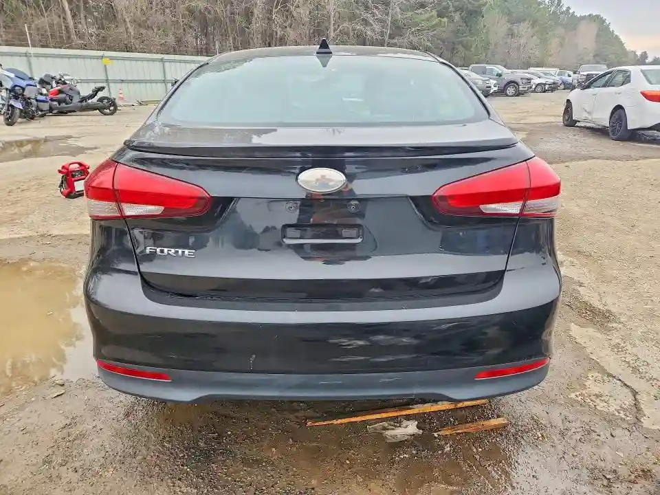 3KPFL4A72JE268657 2018 KIA FORTE-5