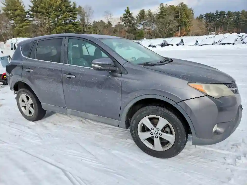 2T3RFREV6FW270059 2015 TOYOTA RAV4-3