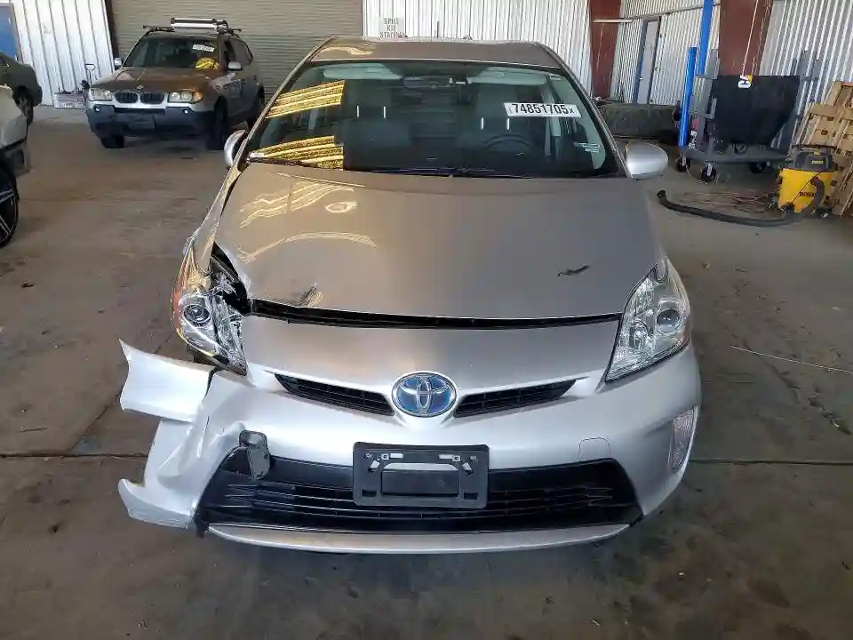 JTDKN3DU5F1970762 2015 TOYOTA PRIUS-4