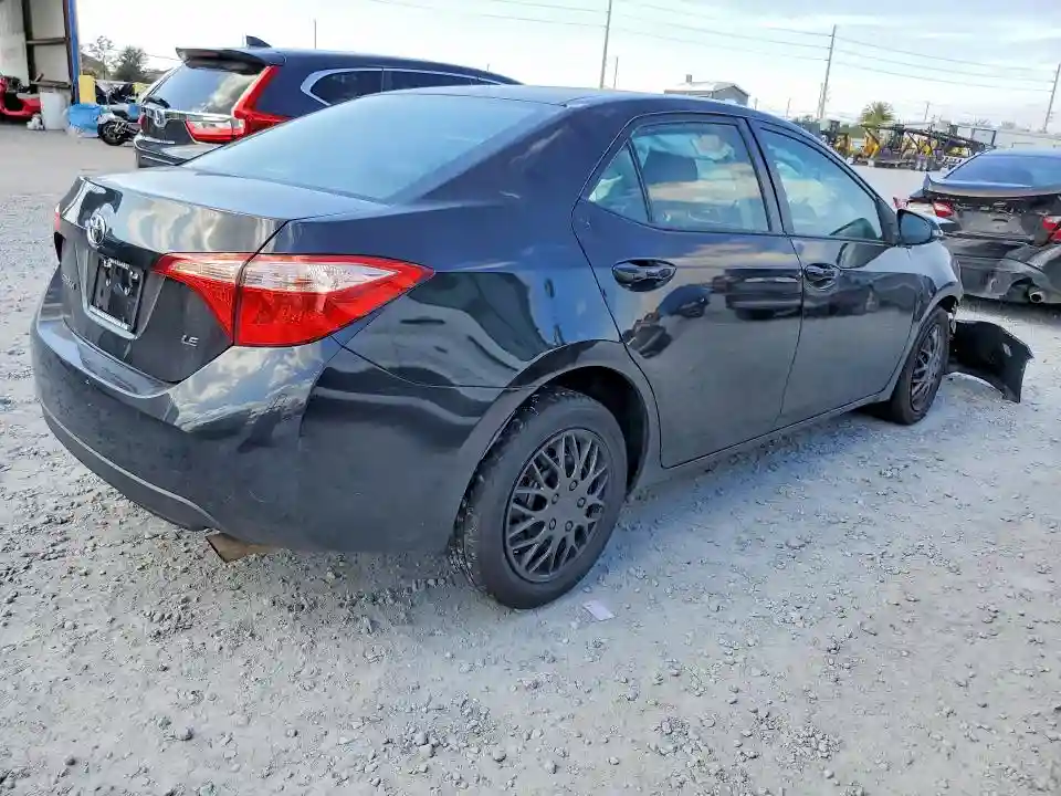 5YFBURHE5JP803184 2018 TOYOTA COROLLA-2