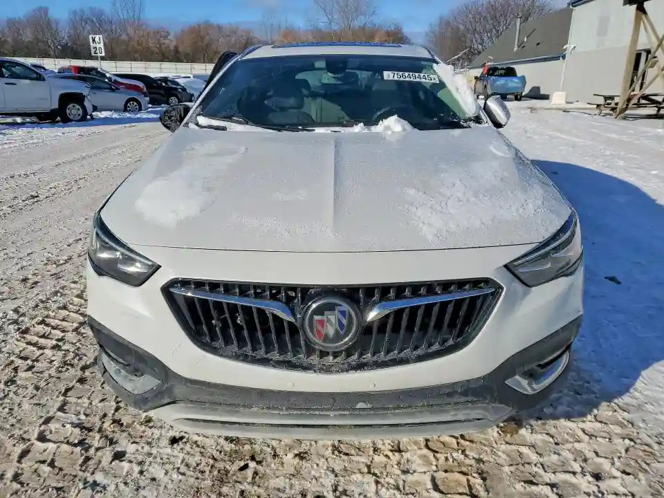 W04GV8SX9J1155922 2018 BUICK REGAL-4