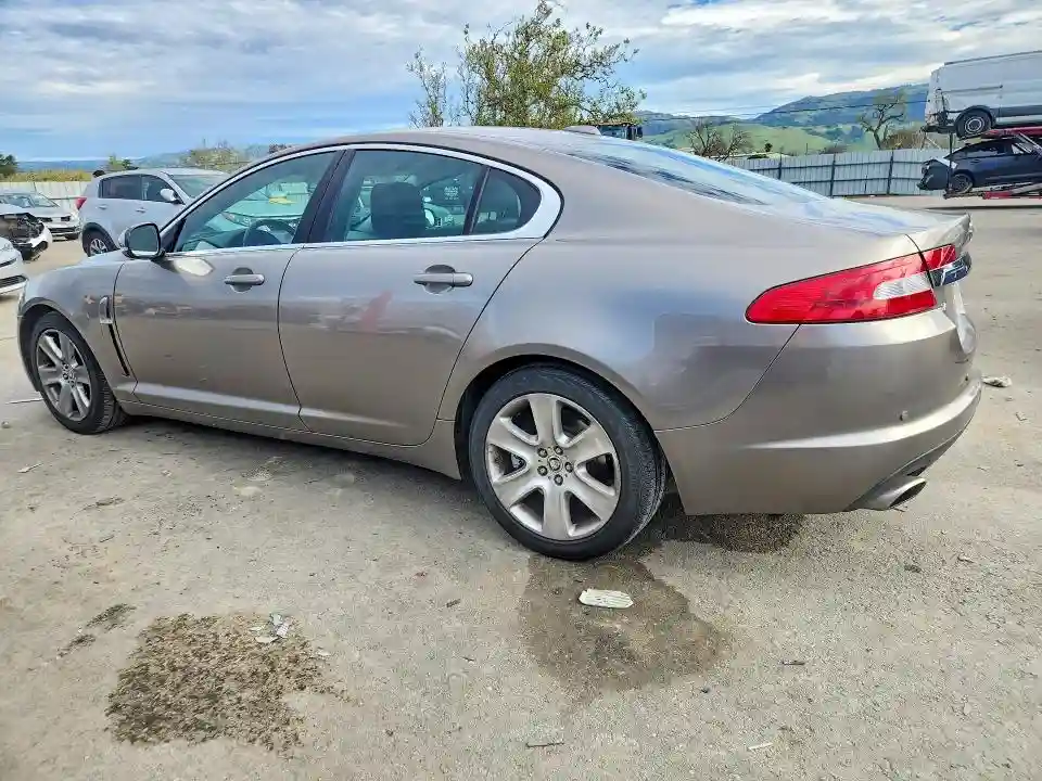 SAJWA0FB0BLS02825 2011 JAGUAR XF-1
