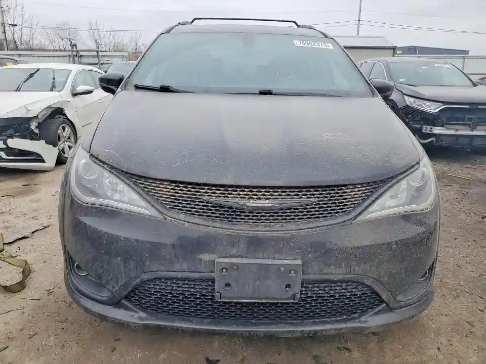 2C4RC1GG8KR576998 2019 CHRYSLER PACIFICA-4