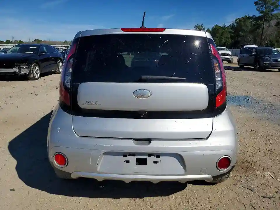 KNDJP3A58J7606912 2018 KIA SOUL-5
